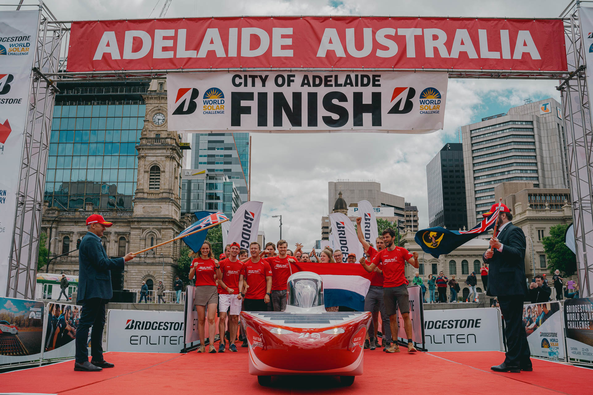 Solar Team Twente sleept 2de plek binnen in zenuwslopende race voor zonneauto’s