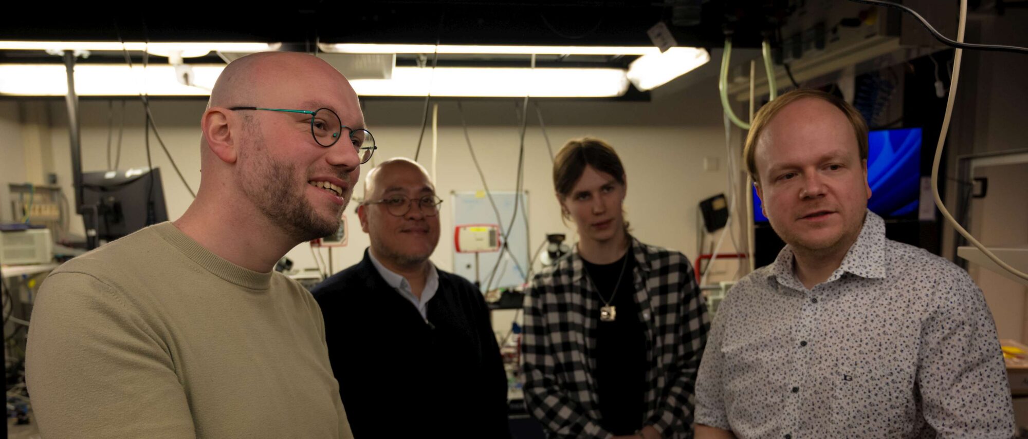 ‘Mini-aardbevingen’ veranderen kleine chips in krachtige radiofilters